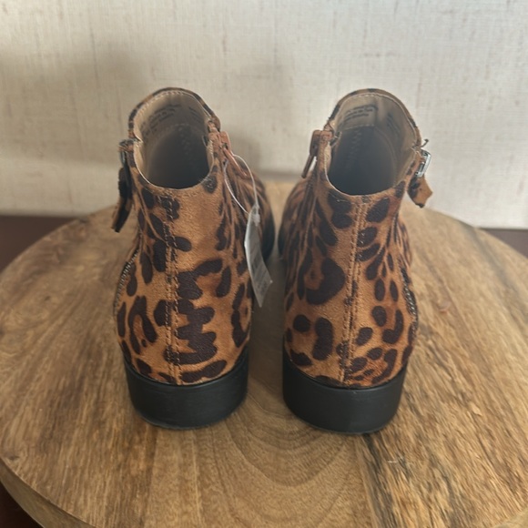 Time and Tru leopard print boots - Picture 3 of 6
